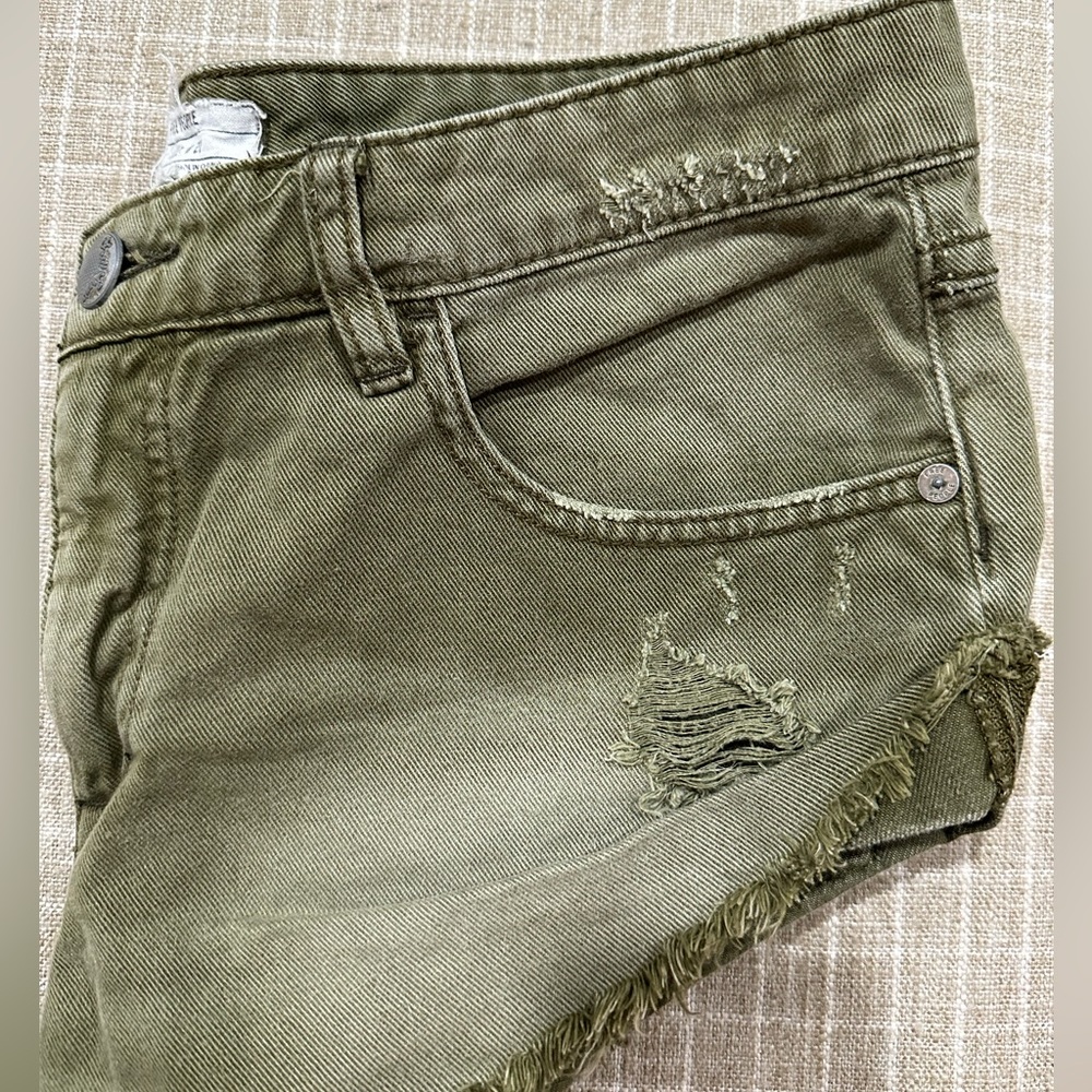 FREE PEOPLE - Army Green - Cheeky denim shorts - 27